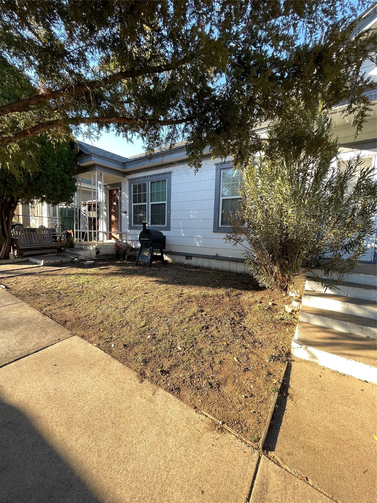 607 Neches Street Dallas TX 75208