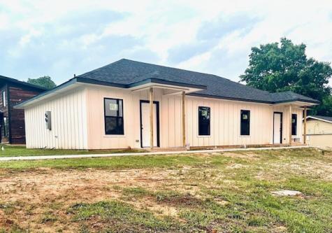 1235 E Houston Street NE Paris TX 75460