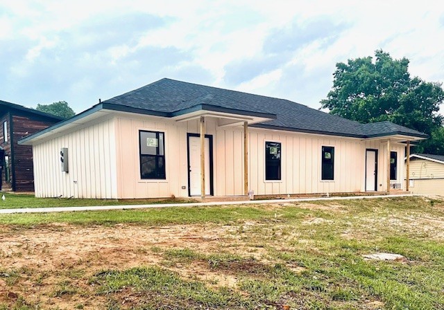 1235 E Houston Street NE Paris TX 75460