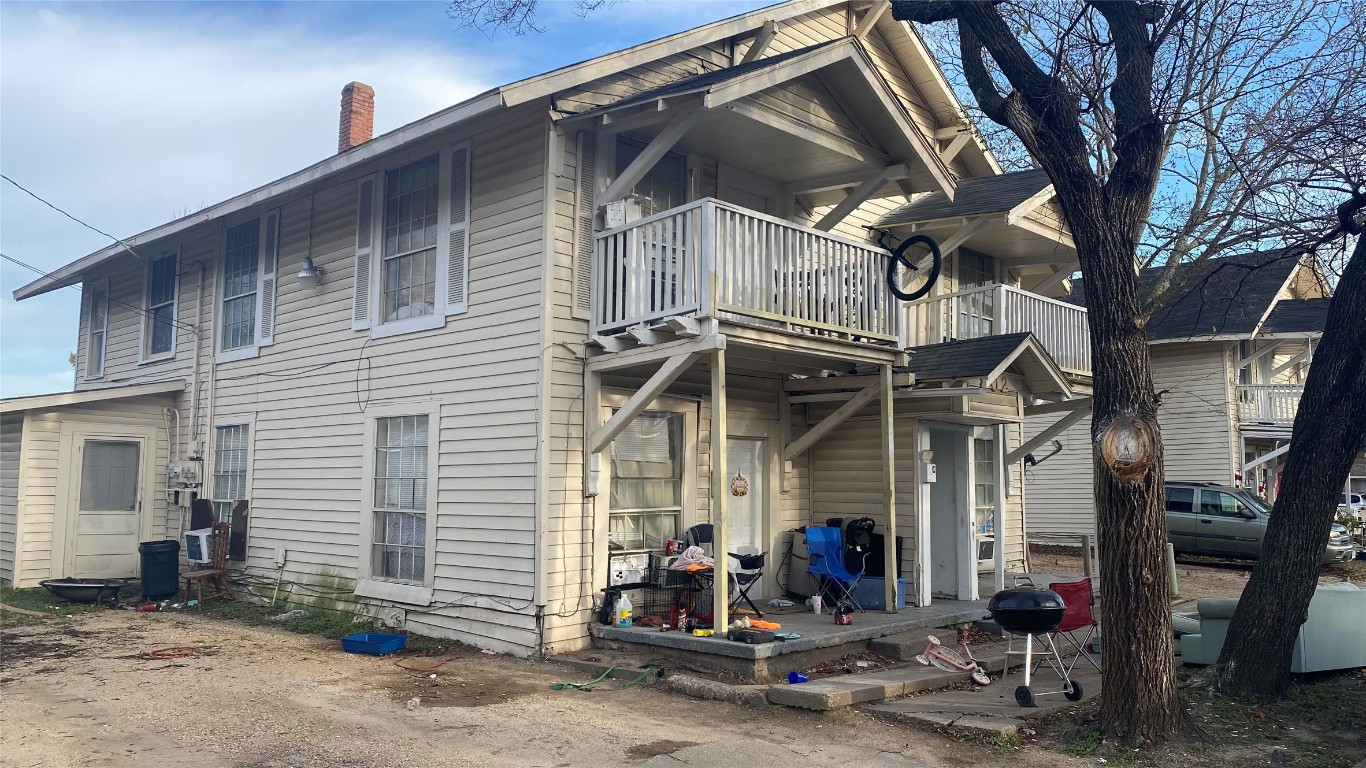 802 N Sherman Street Ennis TX 75119