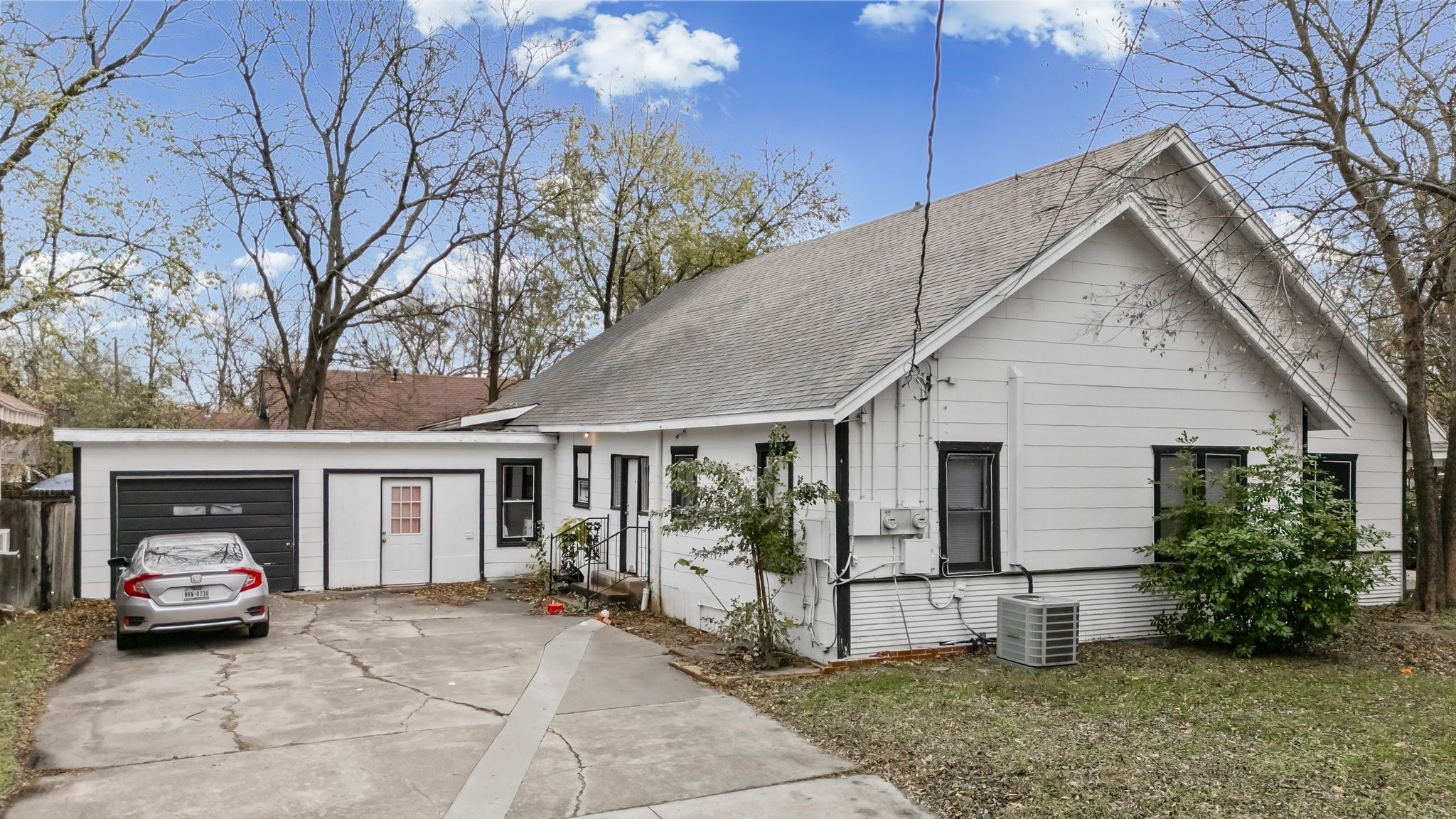 1406 Sycamore Street Commerce TX 75428