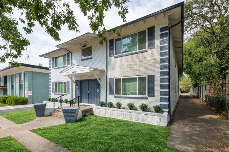 5921 Gaston Avenue Dallas TX 75214