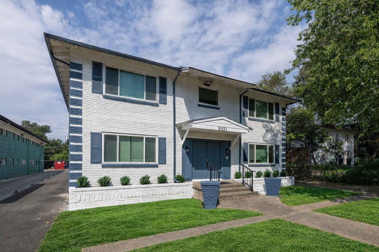 5921 Gaston Avenue Dallas TX 75214