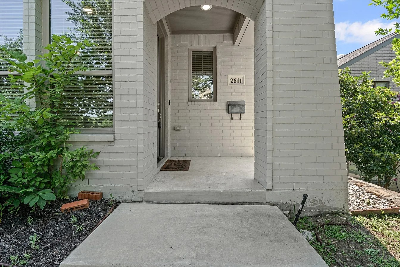 2609 & 2611 Mccart Avenue Fort Worth TX 76110