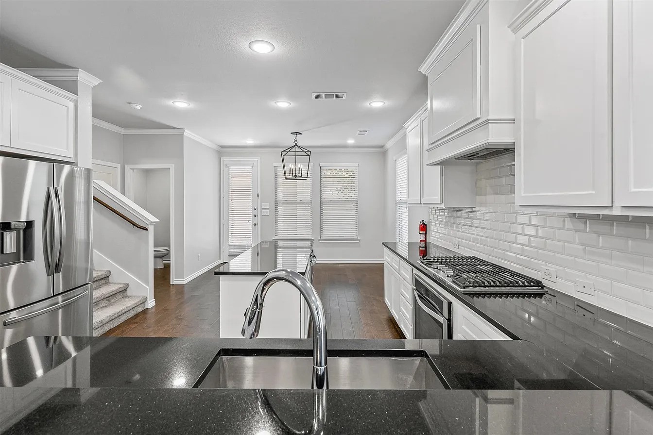 2609 Mccart Avenue Fort Worth TX 76110