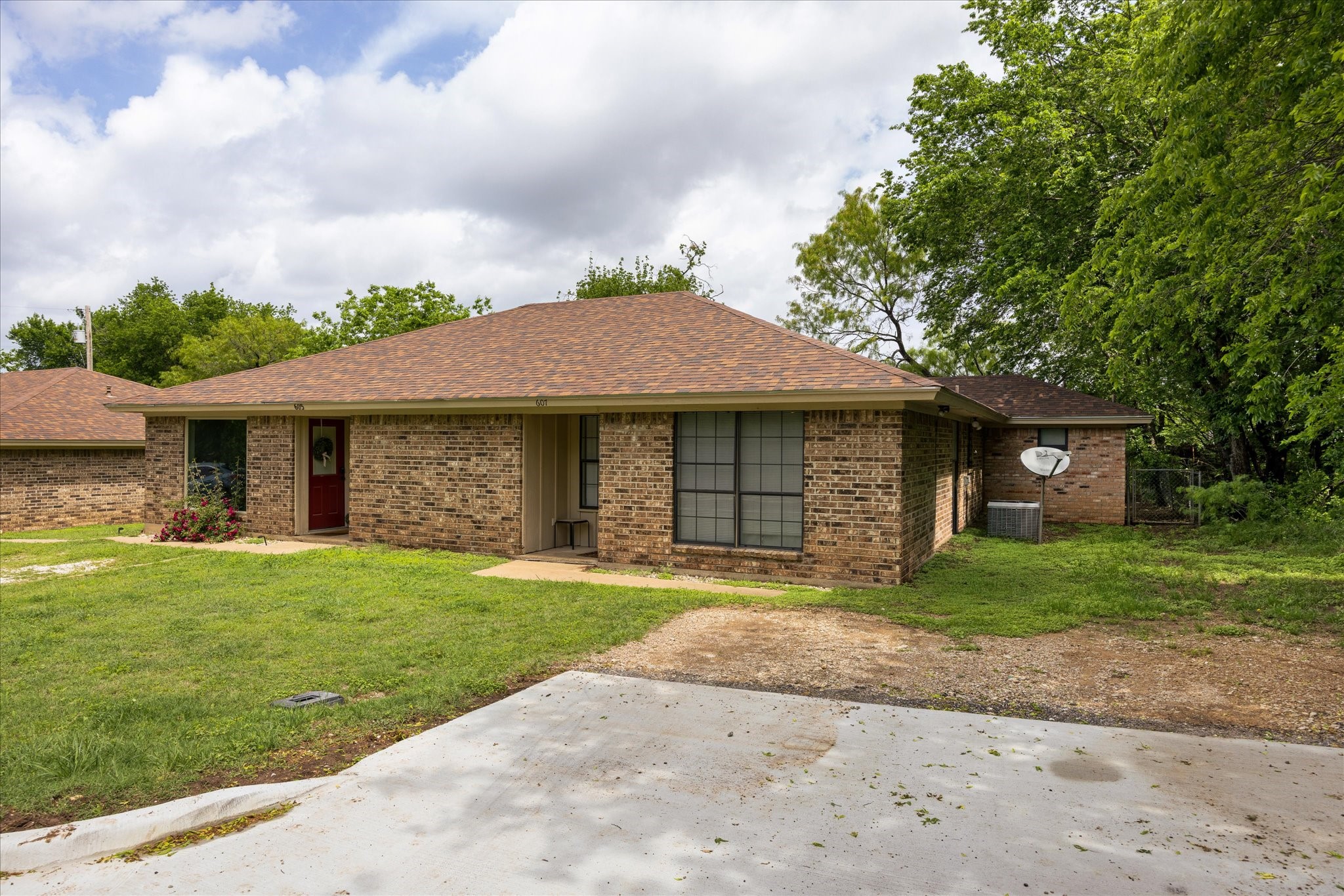 605-607 Clay Street Glen Rose TX 76043