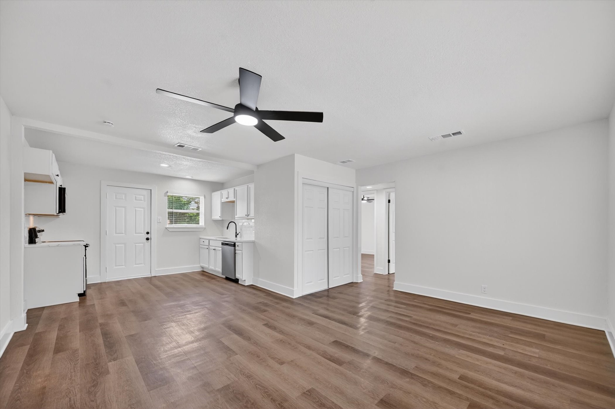 10402-10404 Joaquin Drive Dallas TX 75228