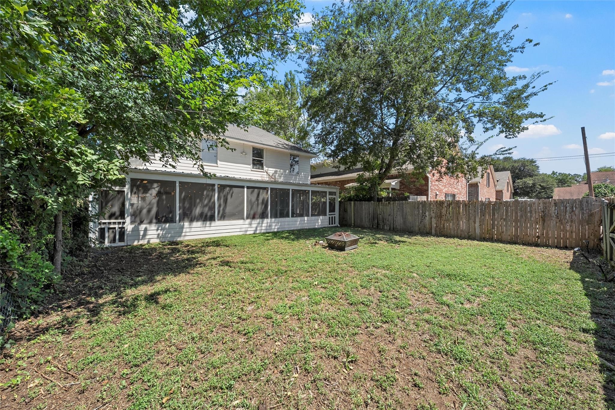 1915 S 7th Street Waco TX 76706