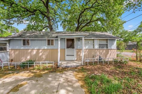 1812 Arch Street Fort Worth TX 76105
