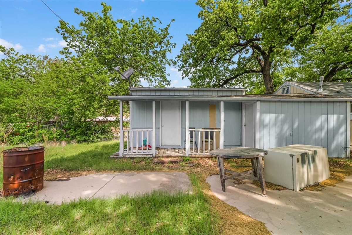 1812 Arch Street Fort Worth TX 76105