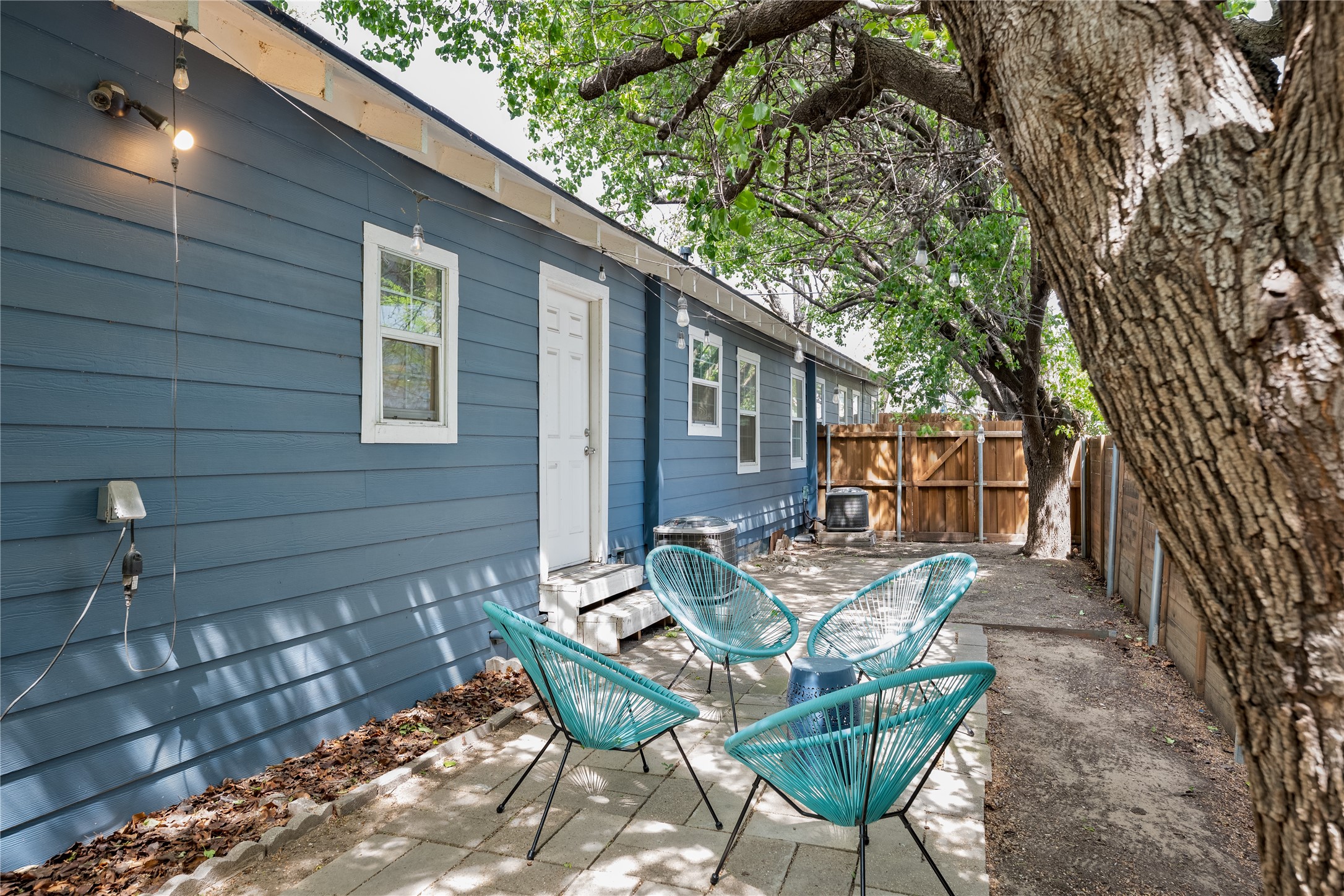 112 N Adams Avenue Dallas TX 75208