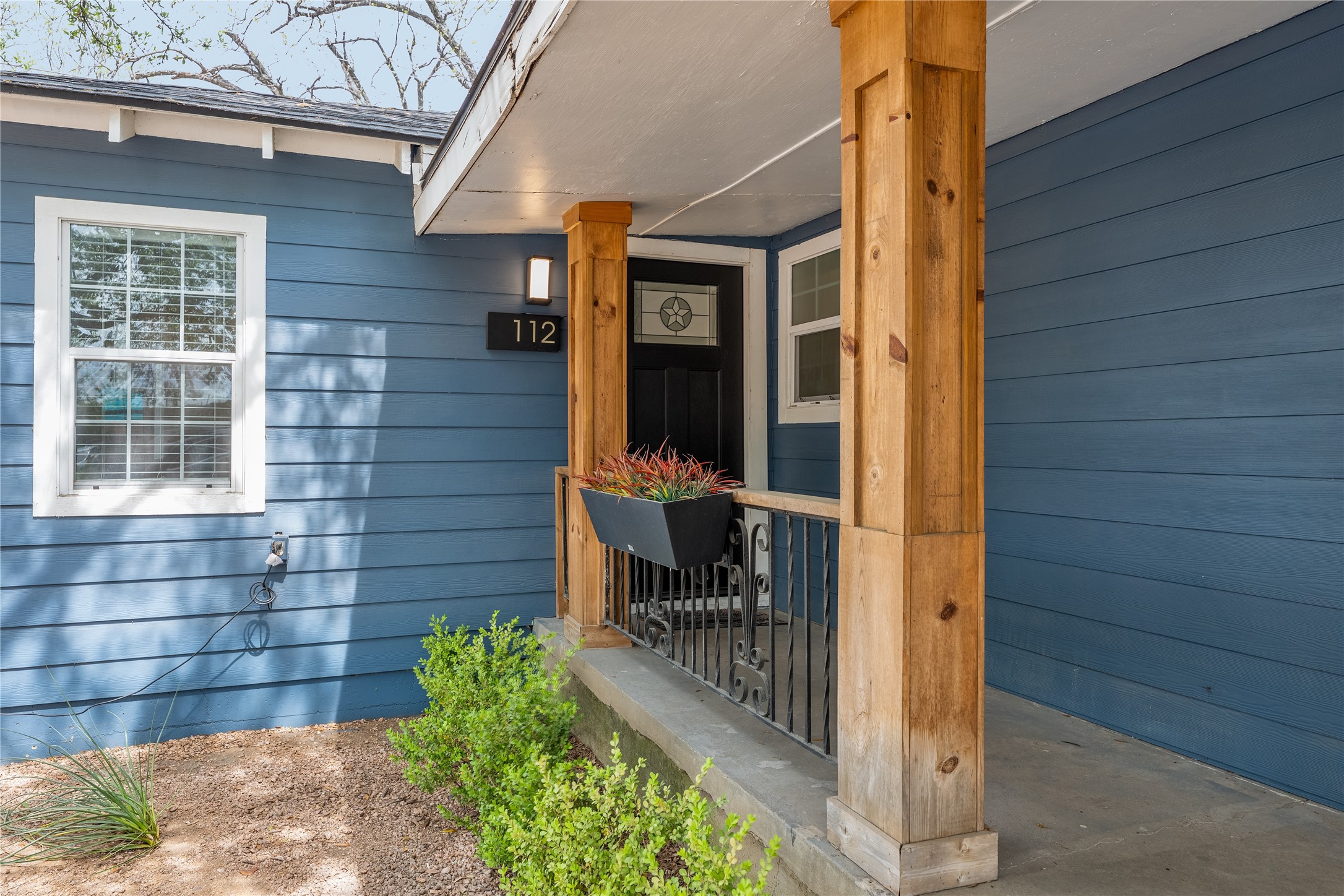 112 N Adams Avenue Dallas TX 75208