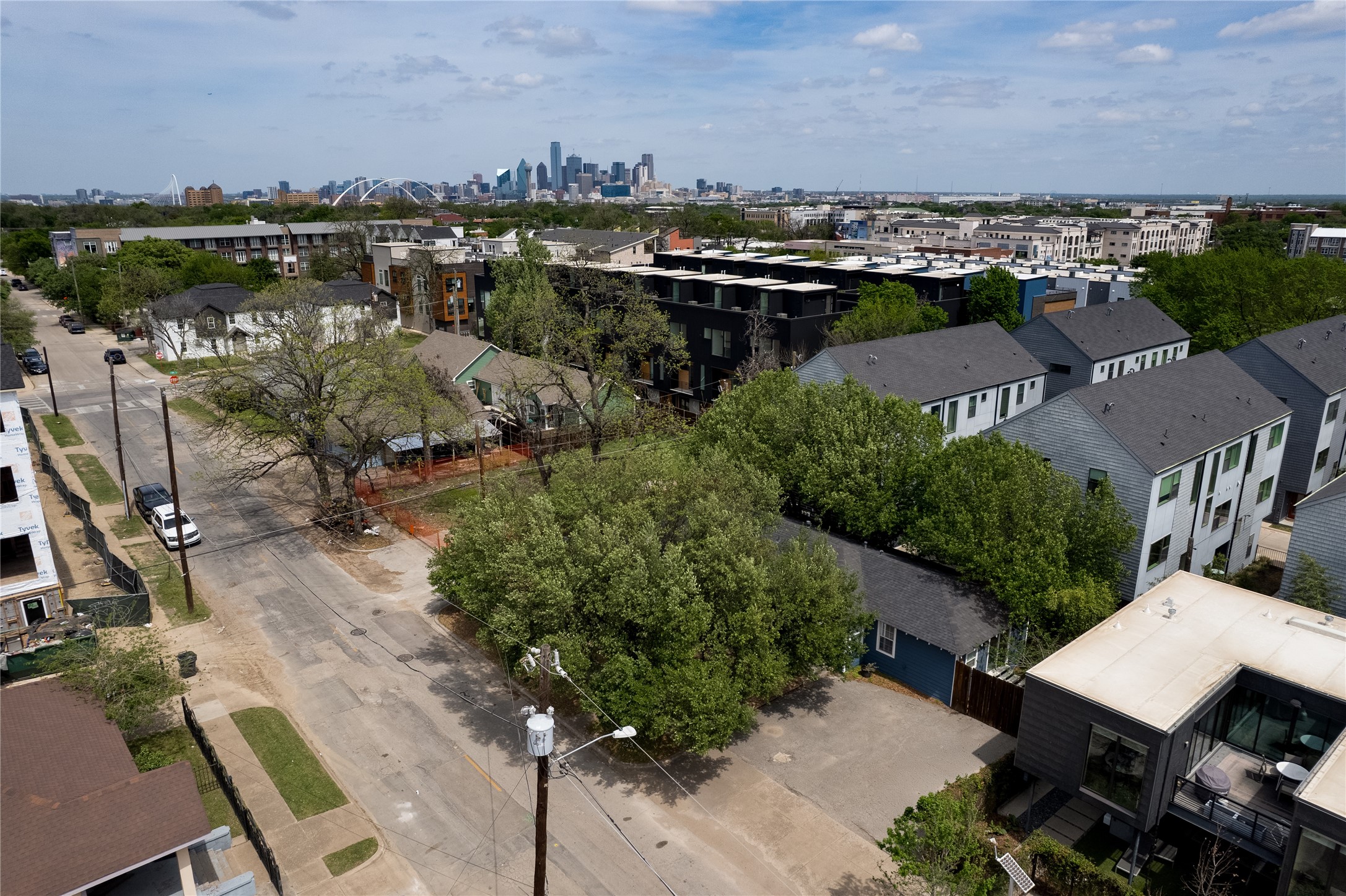 112 N Adams Avenue Dallas TX 75208