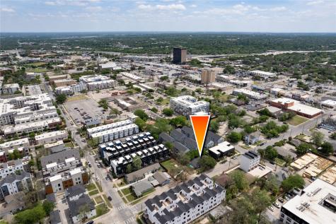112 N Adams Avenue Dallas TX 75208