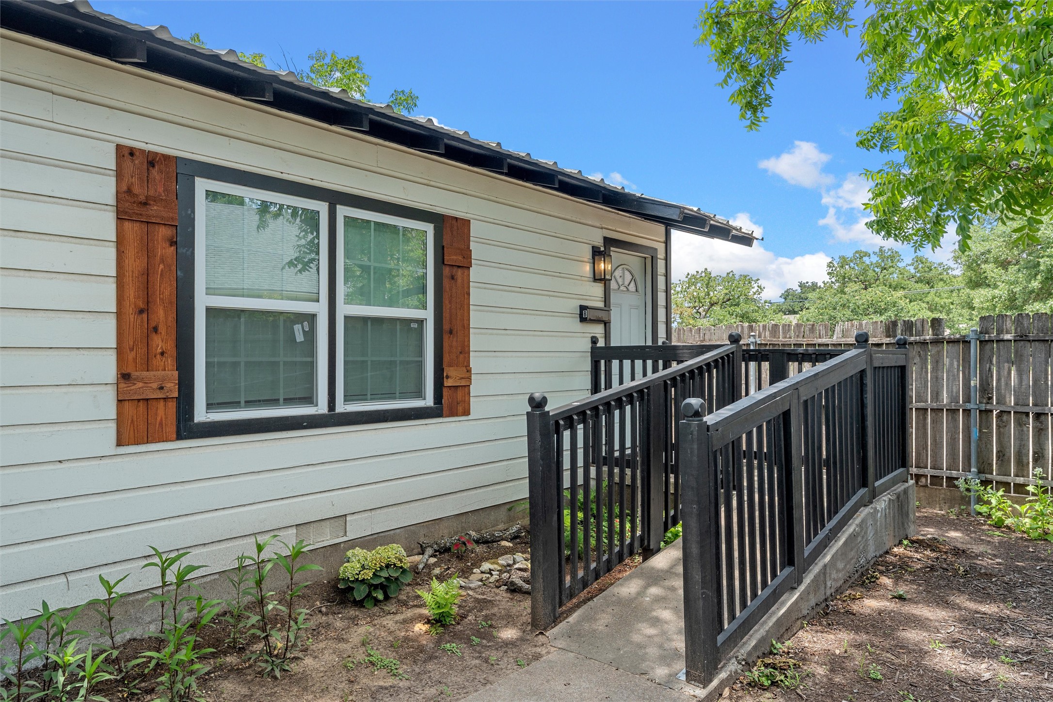 1103 E Leon Street Gatesville TX 76528