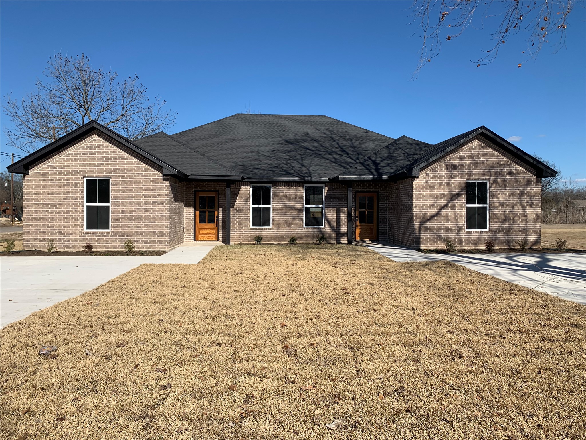 113-15 Van Buren Drive Mcgregor TX 76657