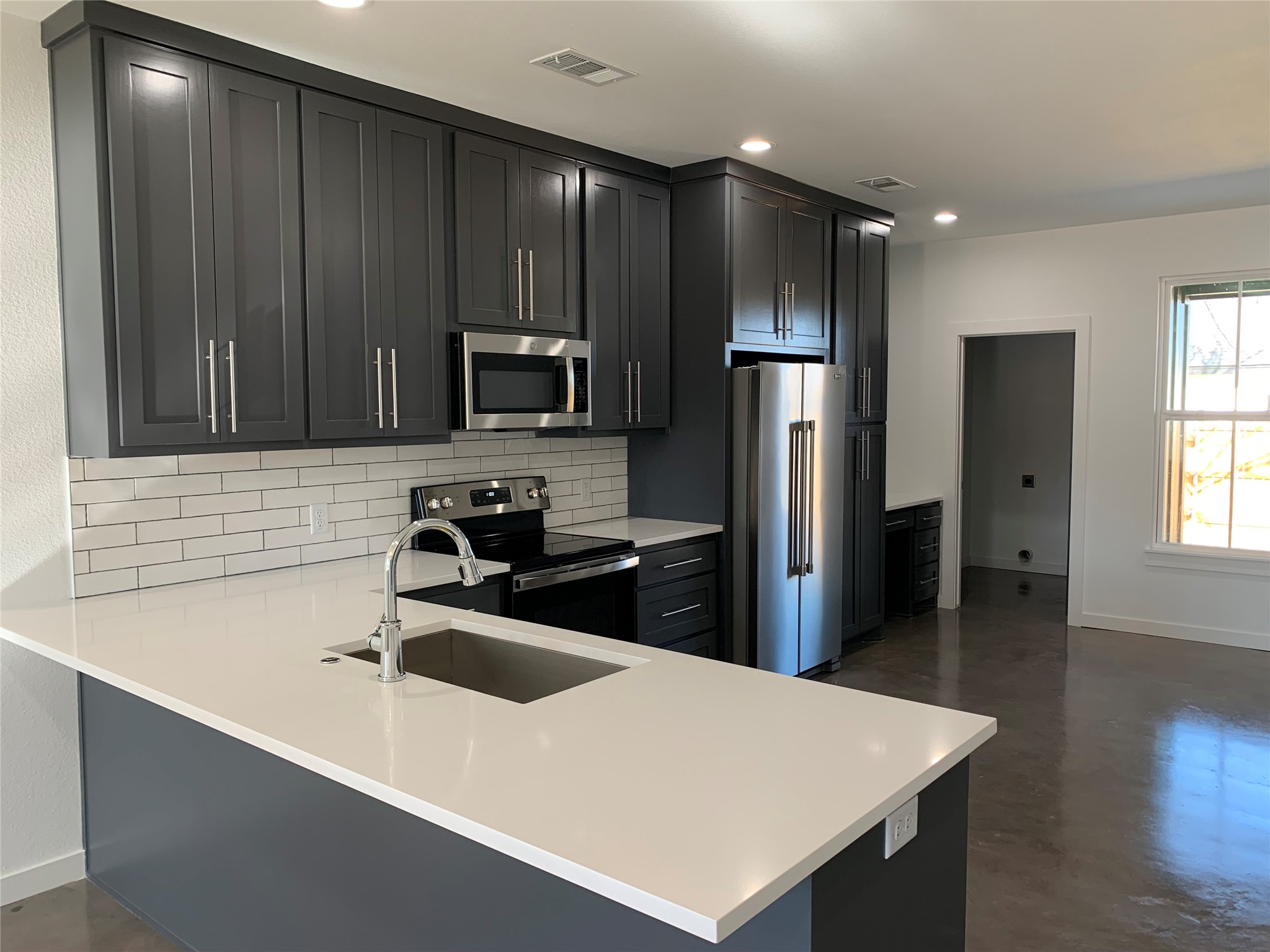 113-15 Van Buren Drive Mcgregor TX 76657