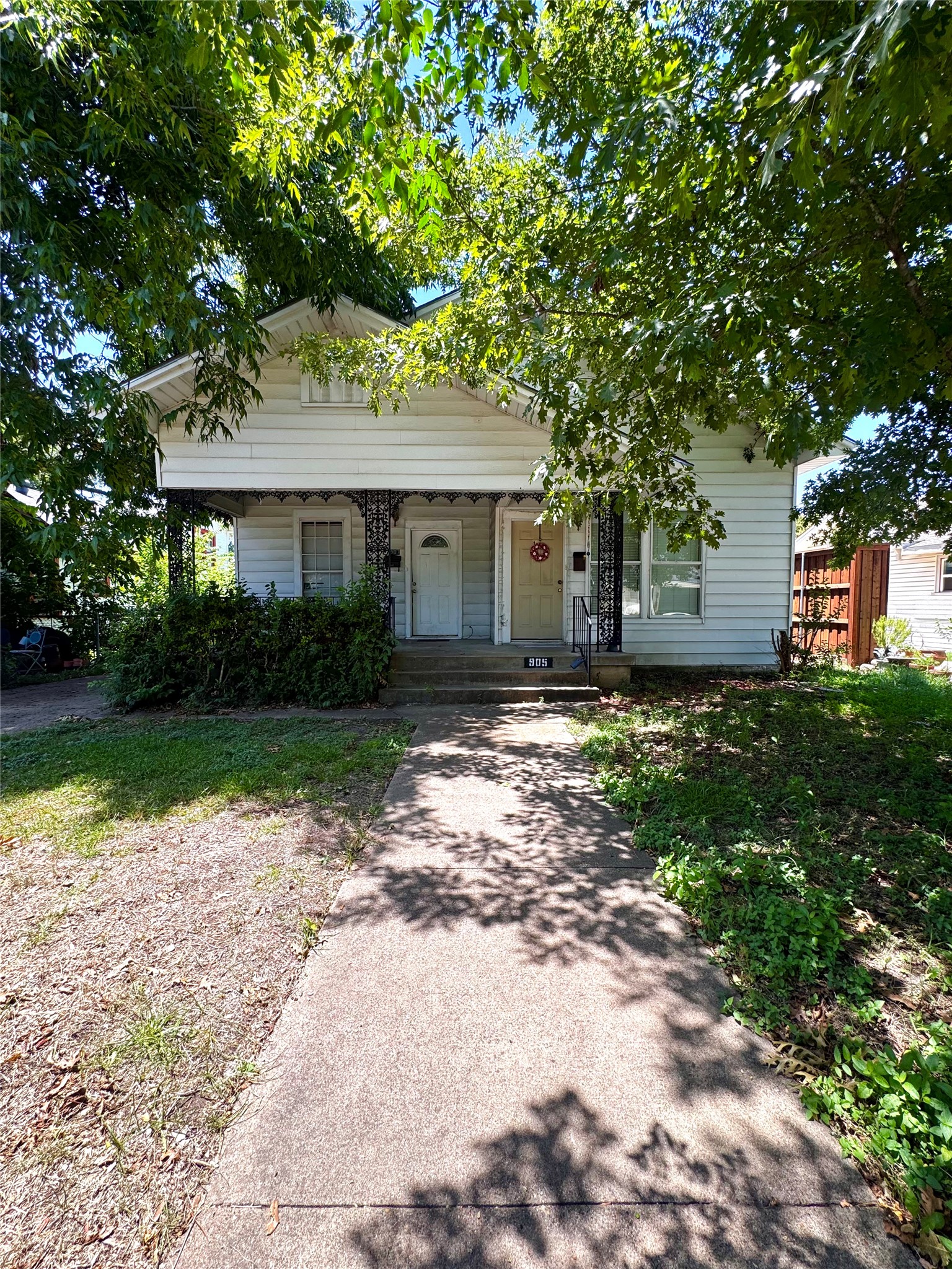 905 Grandview Avenue Dallas TX 75223