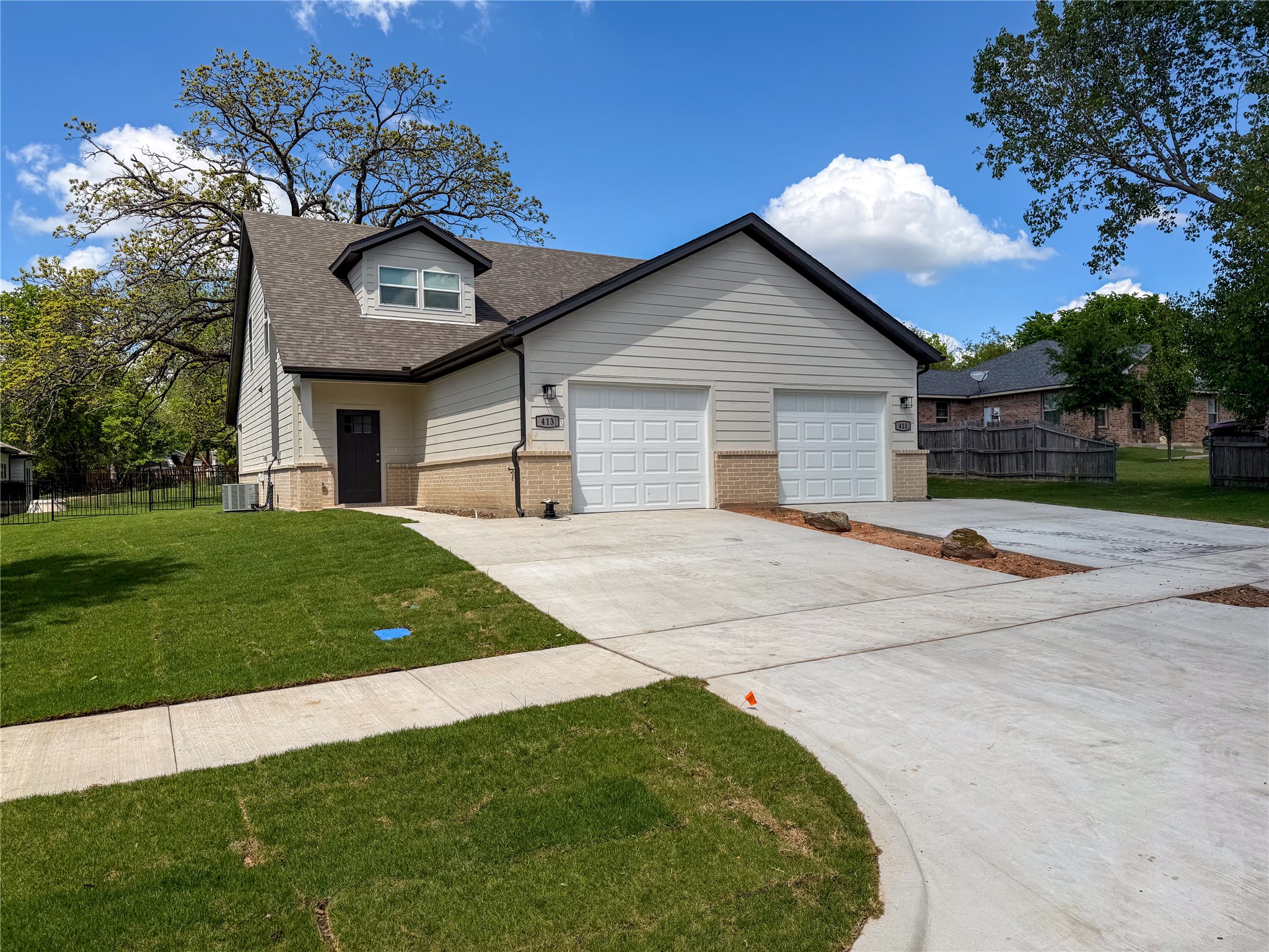 411/ 413 W Dulin Street Sherman TX 75090