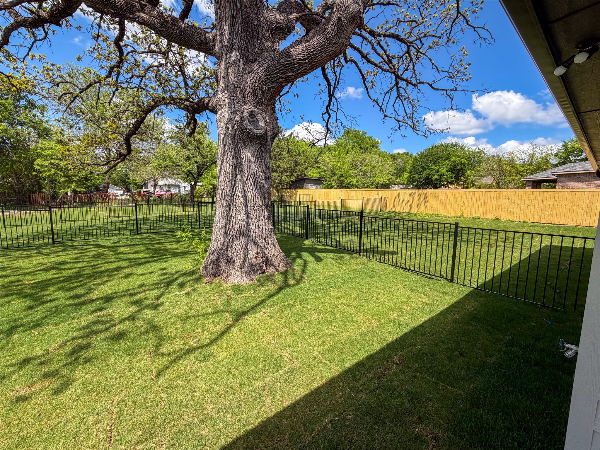 411/ 413 W Dulin Street Sherman TX 75090