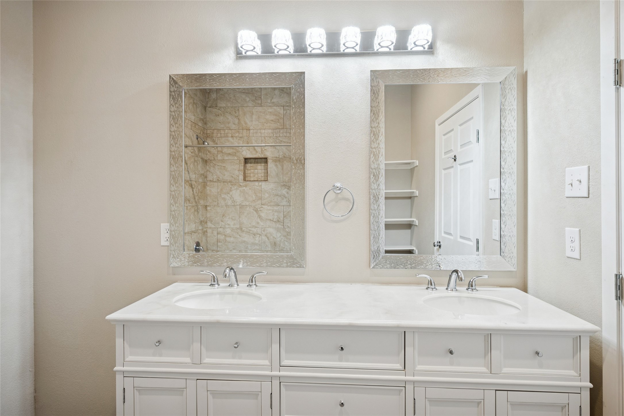 516-518 Wood Drive Gunter TX 75058