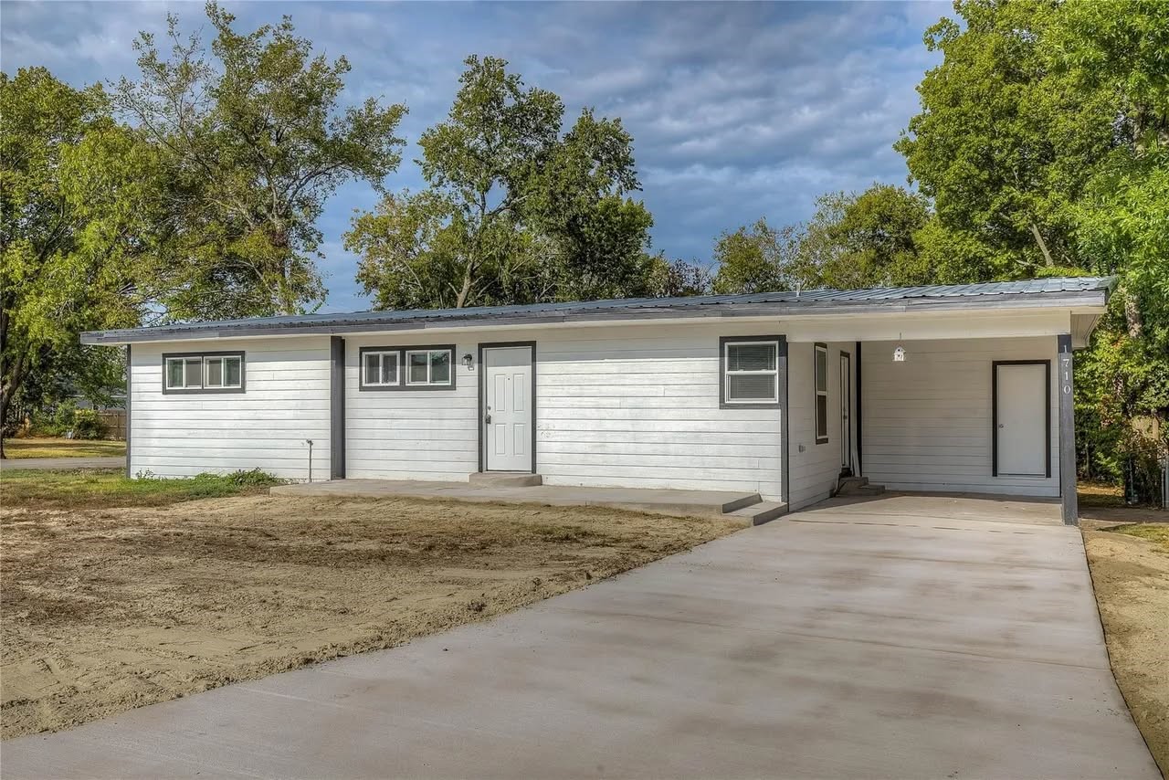 1710 Langford Street Greenville TX 75401
