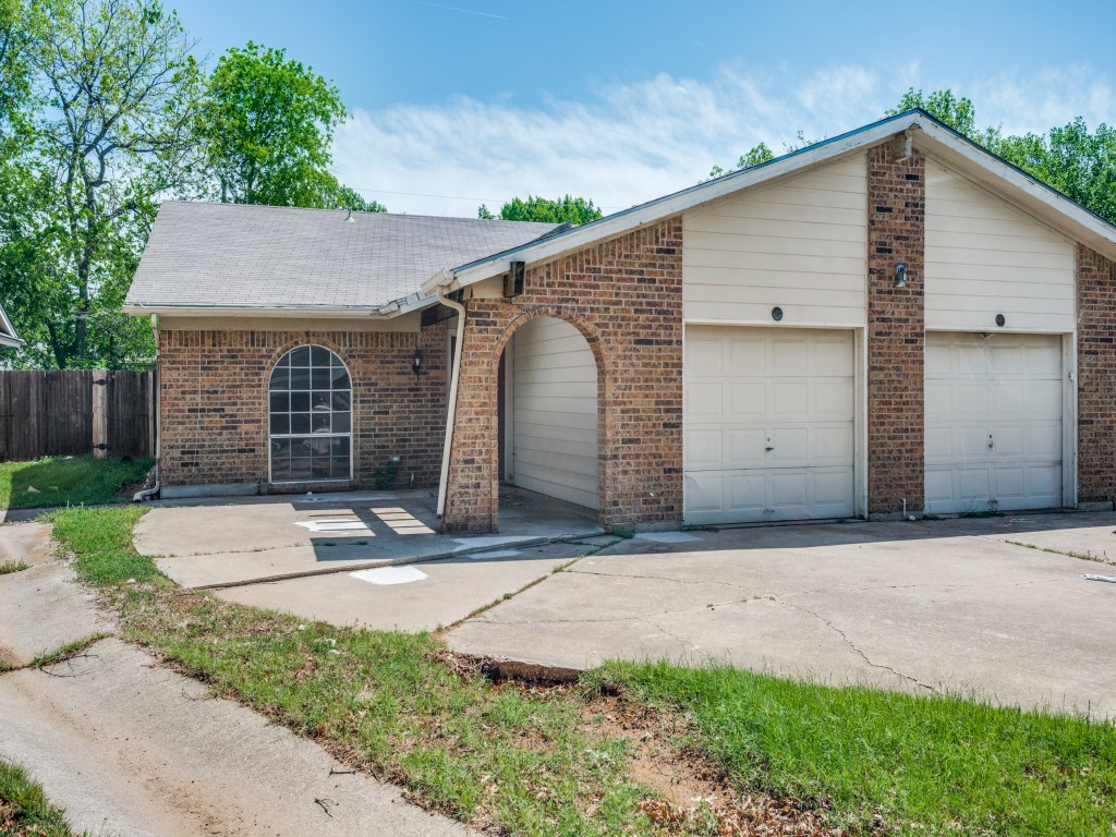 600 Billie Ruth Lane Hurst TX 76053