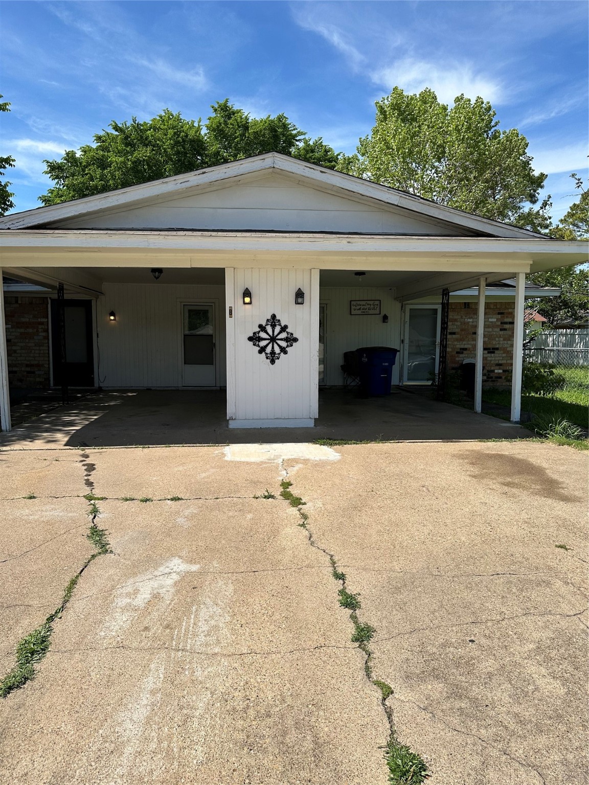602 Casa Linda Street Ennis TX 75119