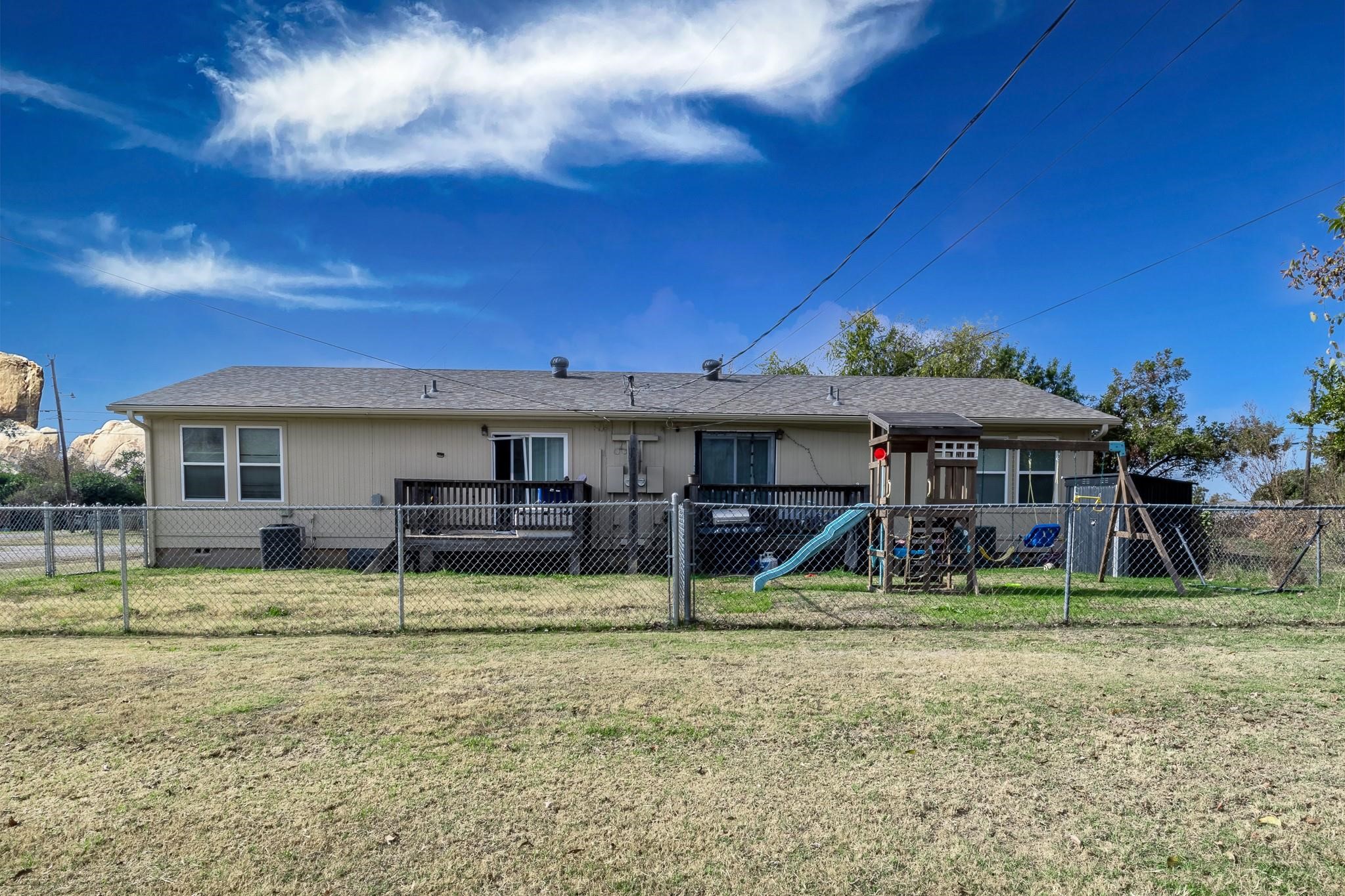 309-311 Lilac Drive Granbury TX 76049
