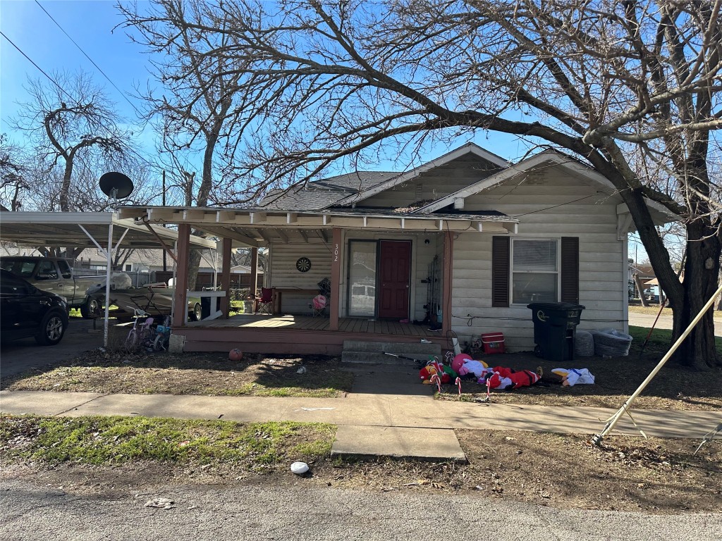 302 S Wood Street Cleburne TX 76033