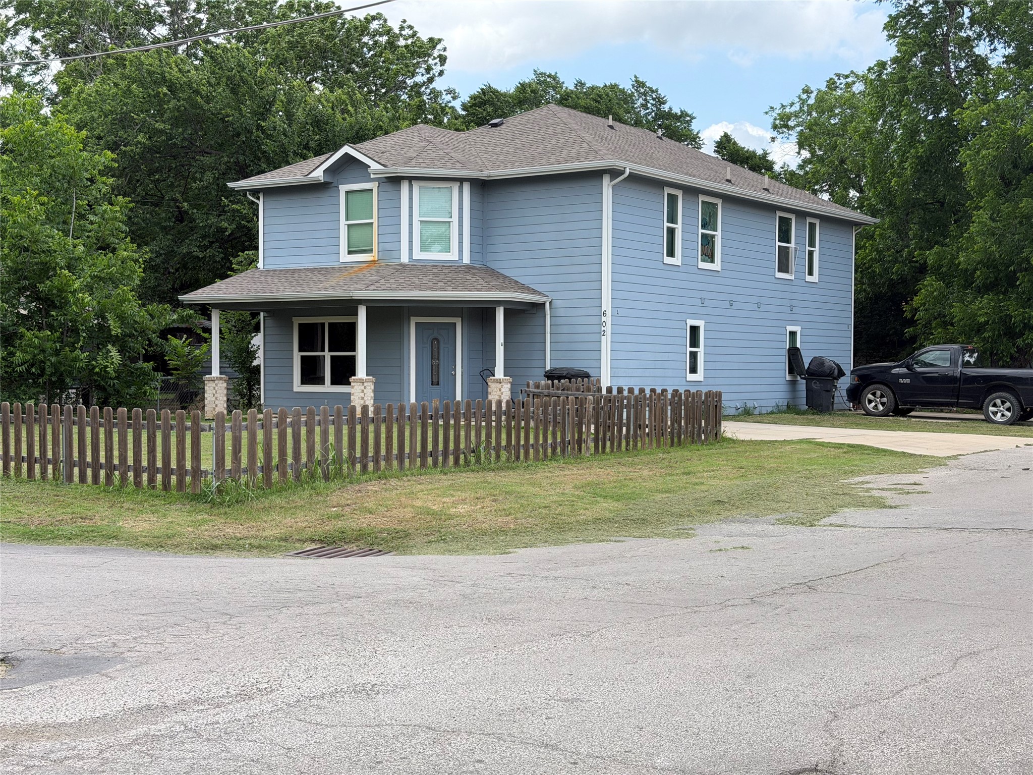 602 Sabine Avenue Cleburne TX 76031