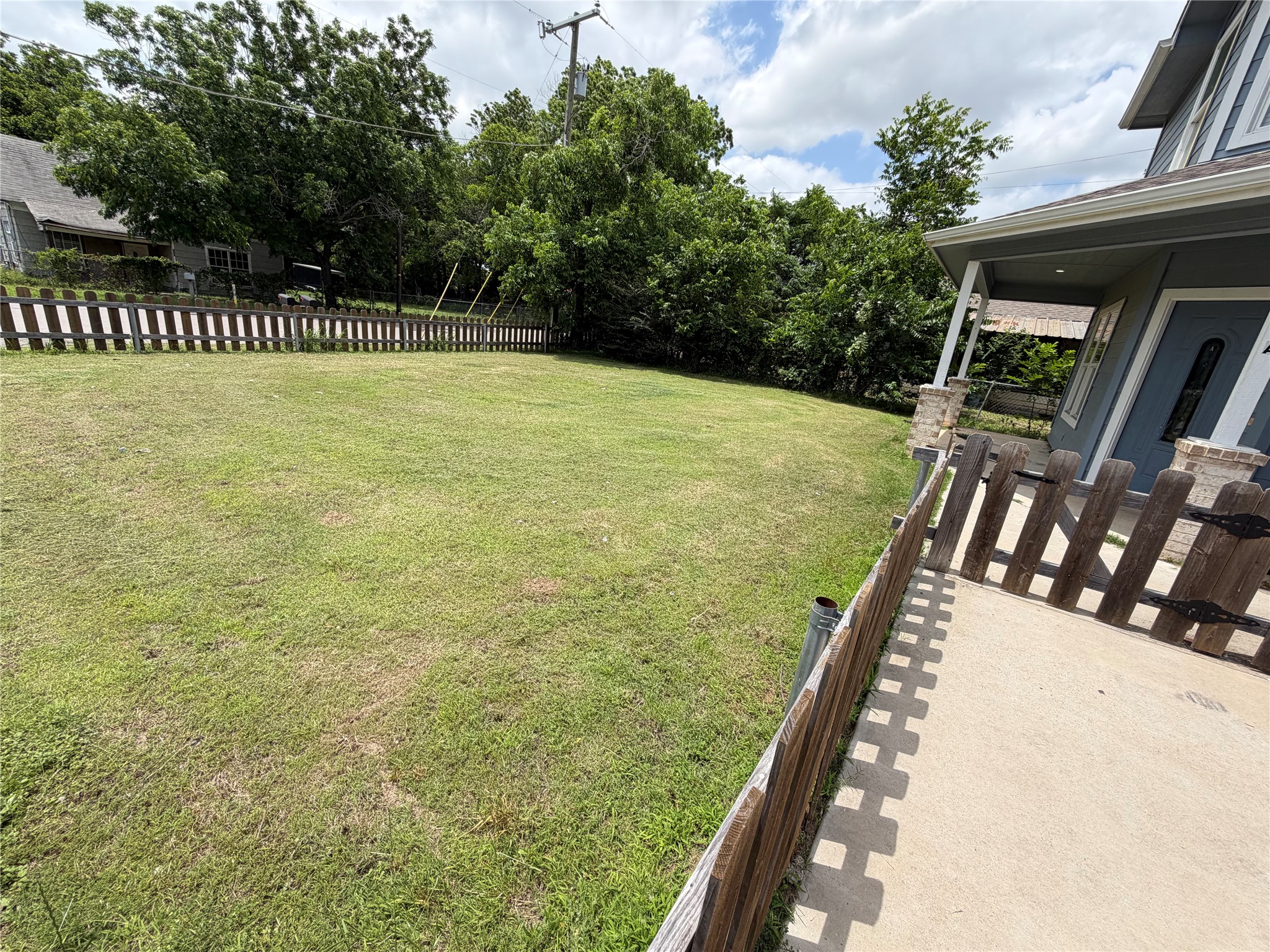 602 Sabine Avenue Cleburne TX 76031