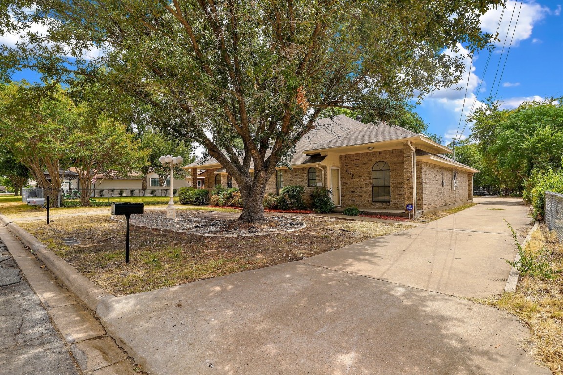 2119 Loy Street Sherman TX 75090