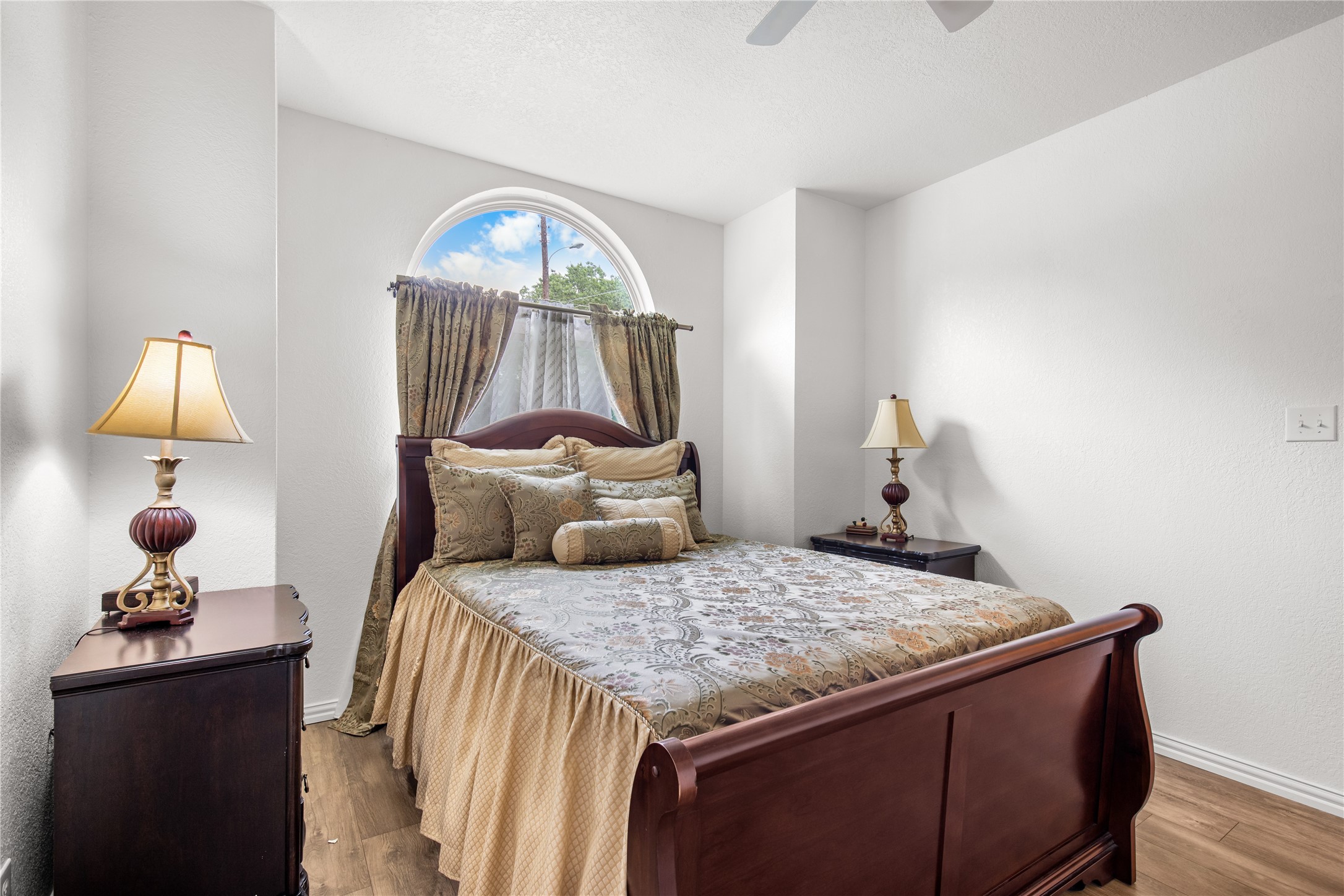 1002 W Washington Street Sherman TX 75092