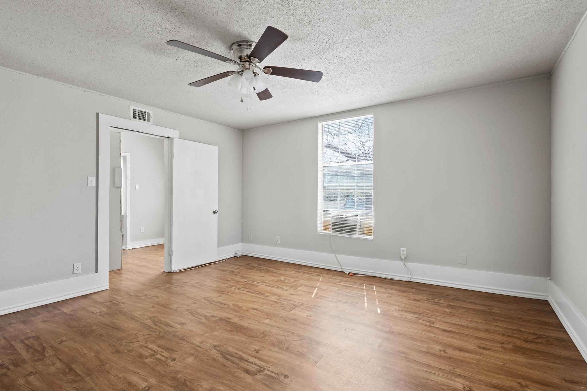 909 W Chestnut Street Denison TX 75020