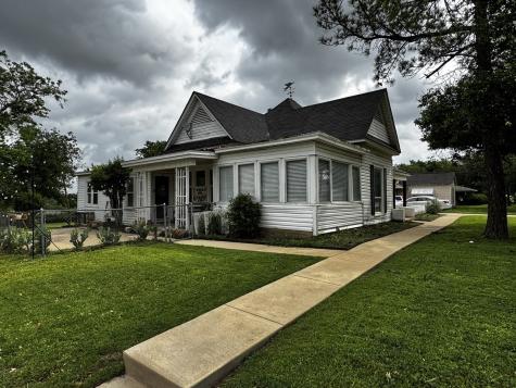 322 Hill Street Grand Prairie TX 75050