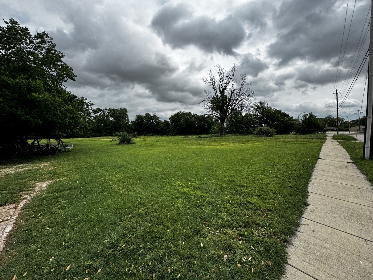 322 Hill Street Grand Prairie TX 75050