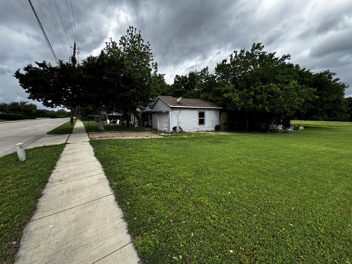 322 Hill Street Grand Prairie TX 75050