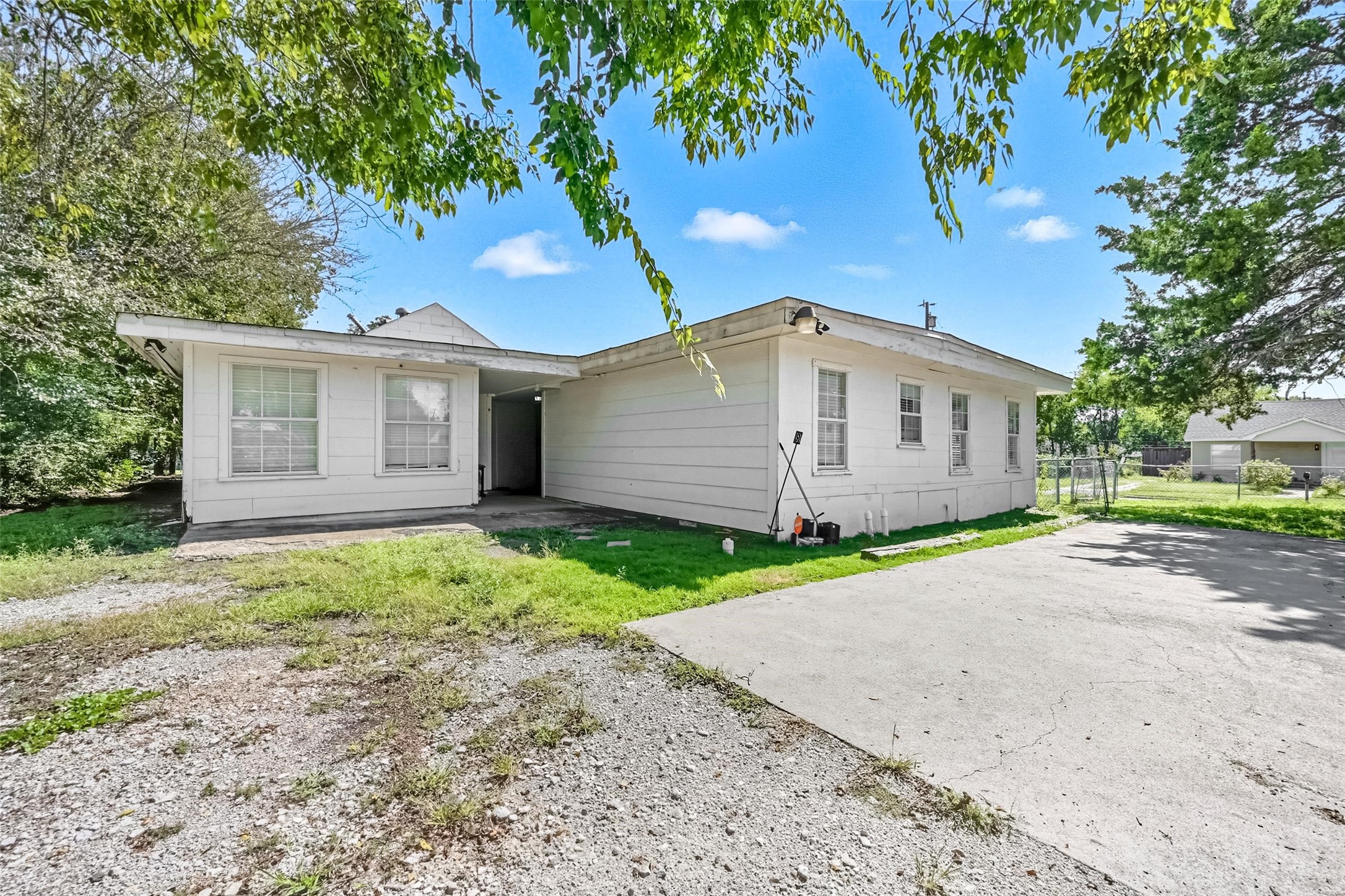 620 S Charles Street Sherman TX 75090