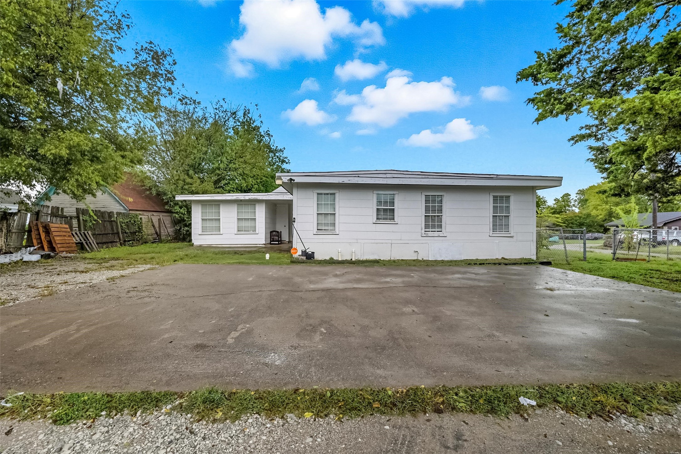 620 S Charles Street Sherman TX 75090