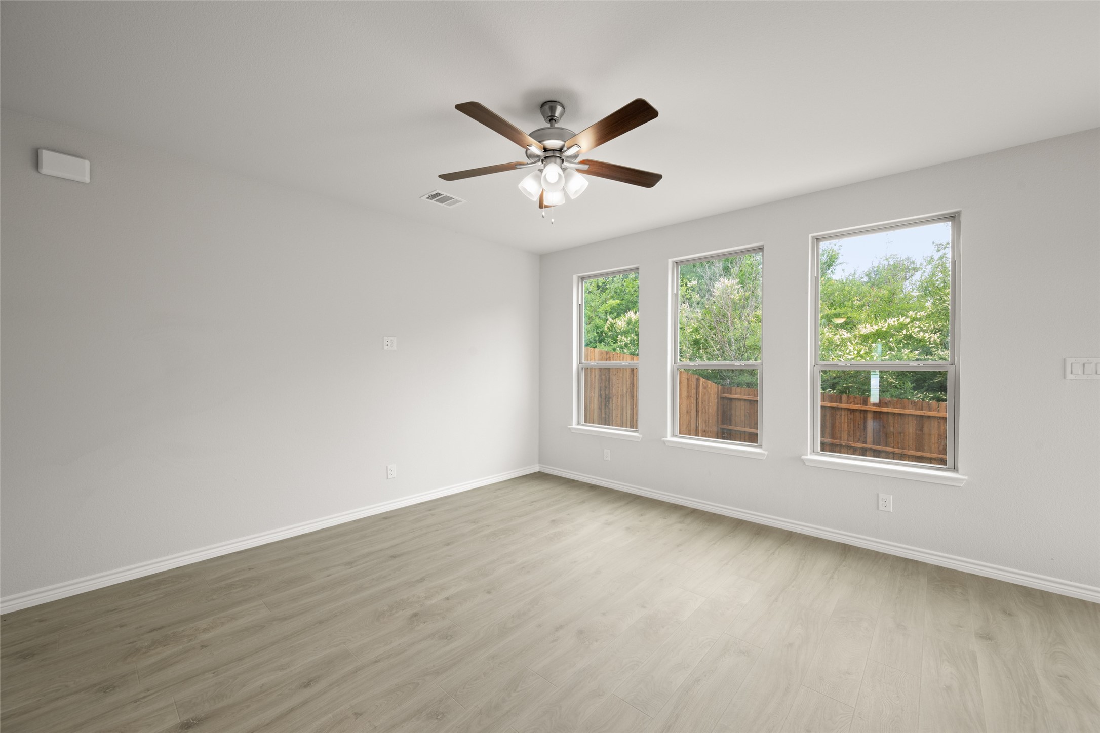400-402 Trailhead Lane Denton TX 76205