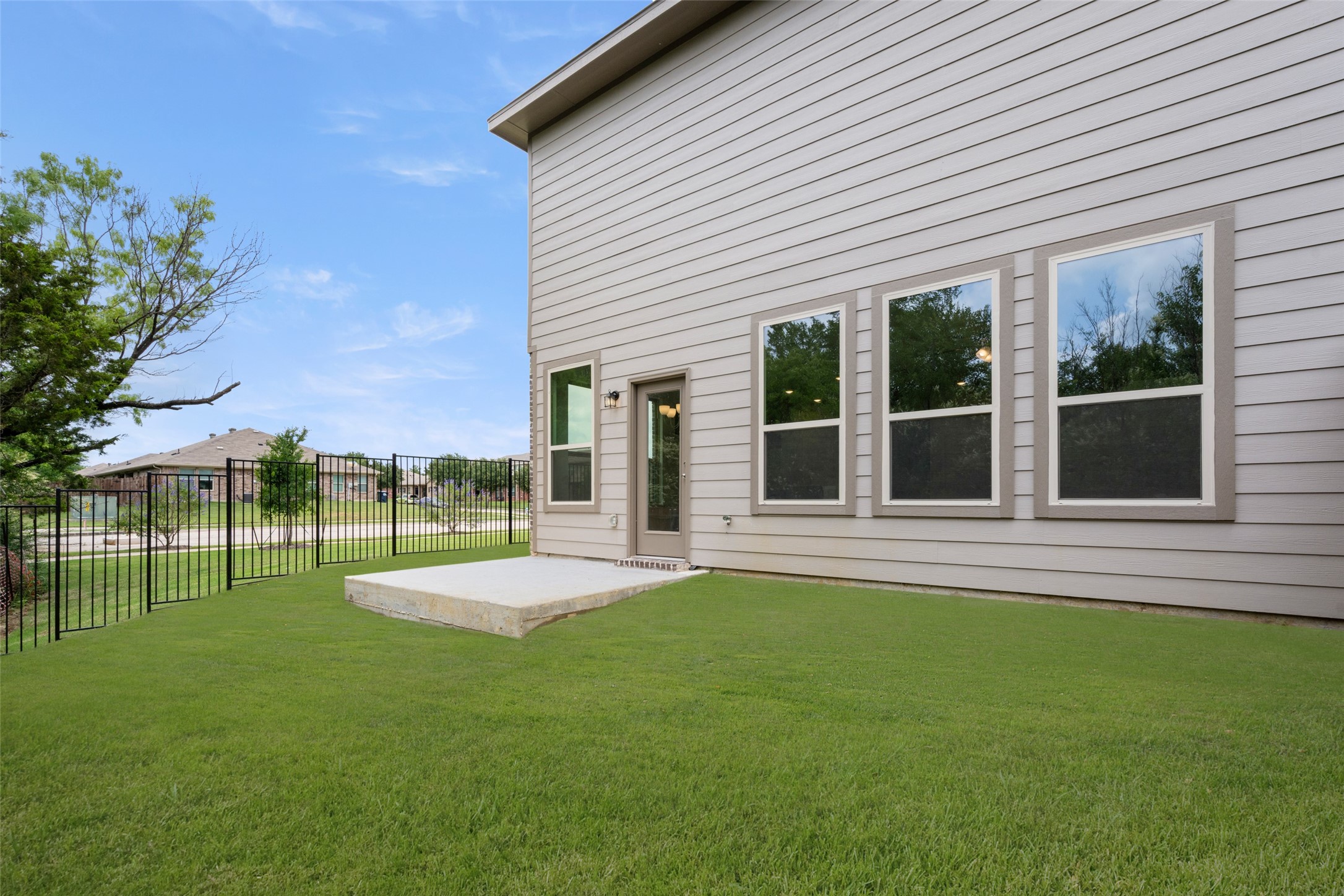 400-402 Trailhead Lane Denton TX 76205