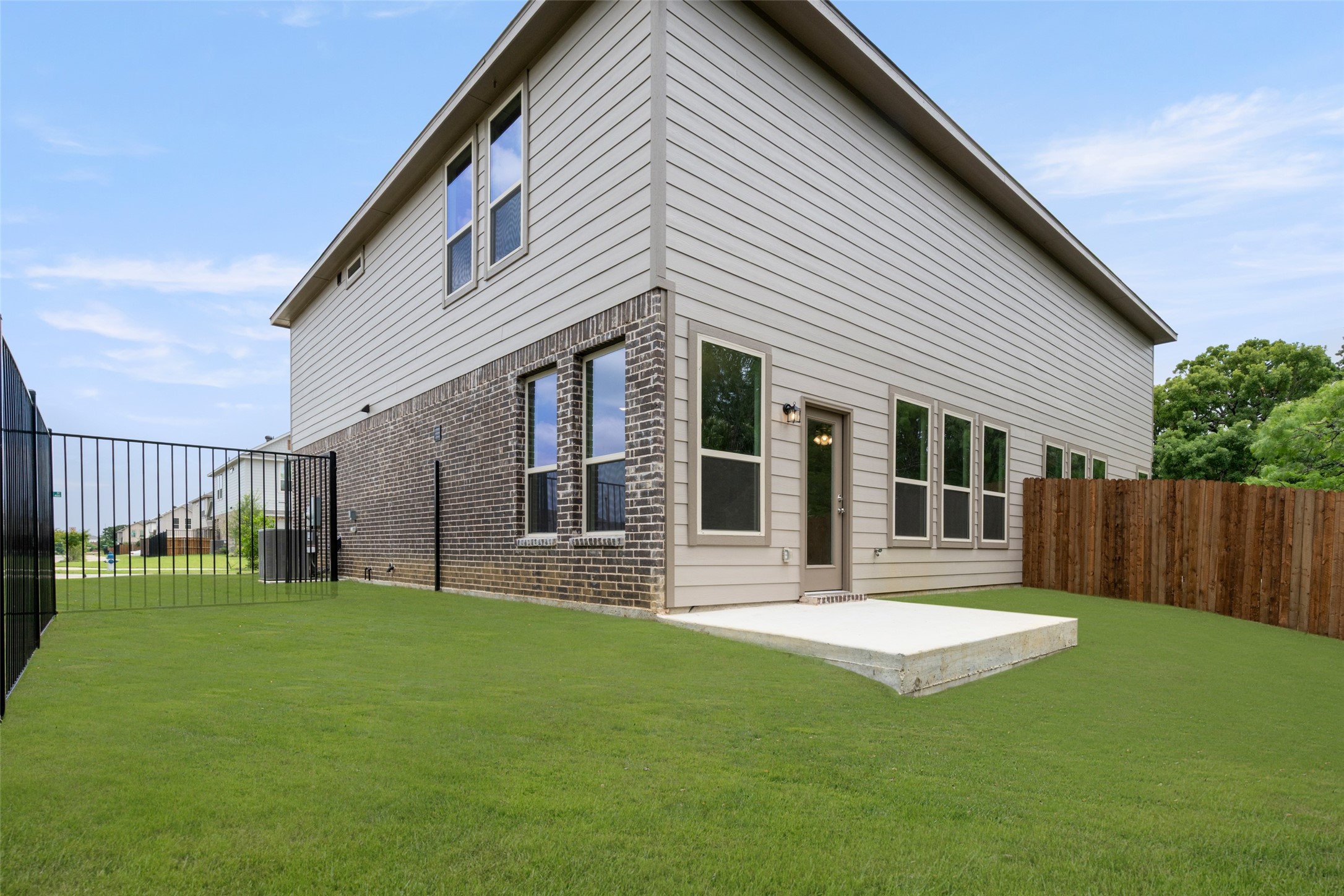 400-402 Trailhead Lane Denton TX 76205