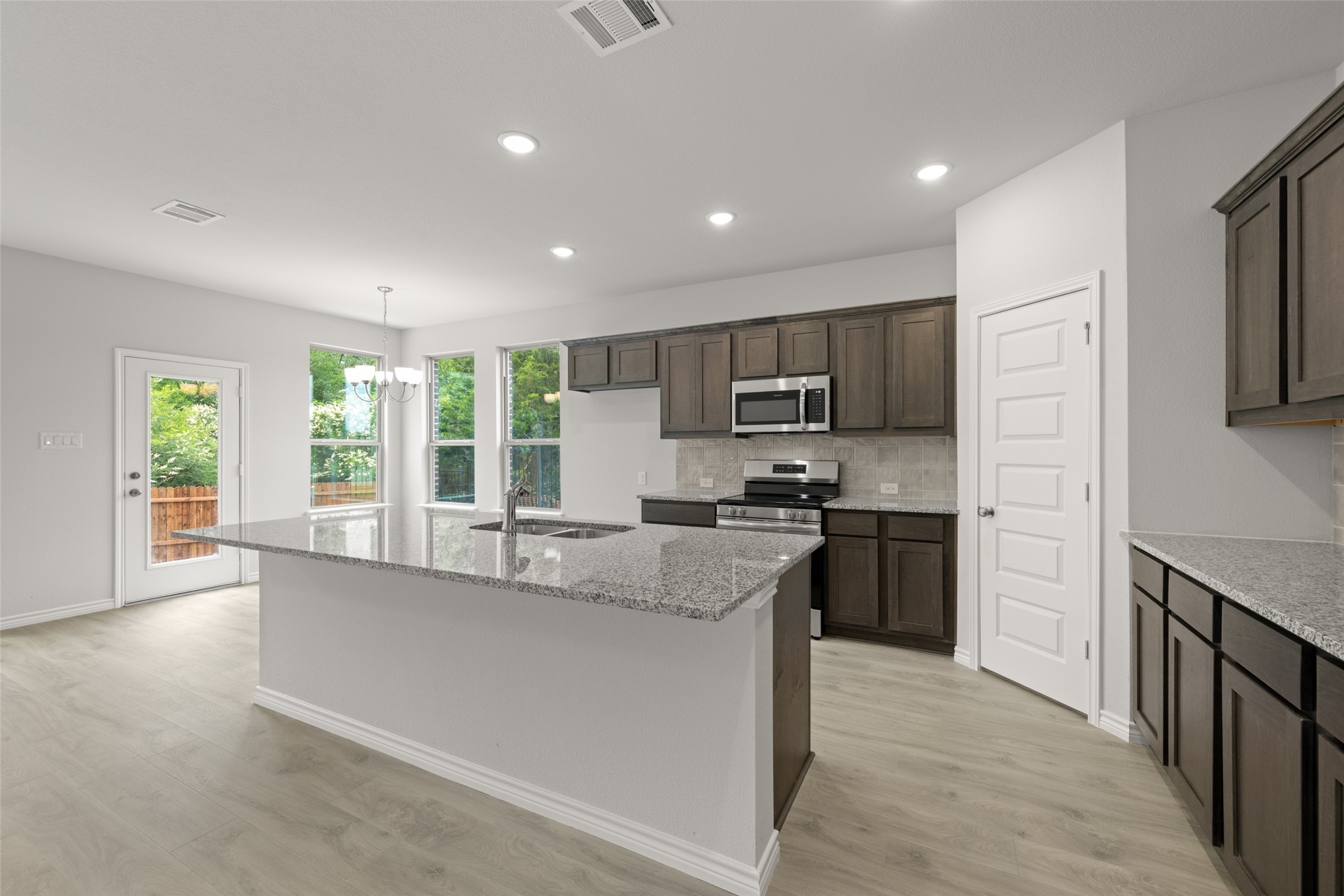 400-402 Trailhead Lane Denton TX 76205