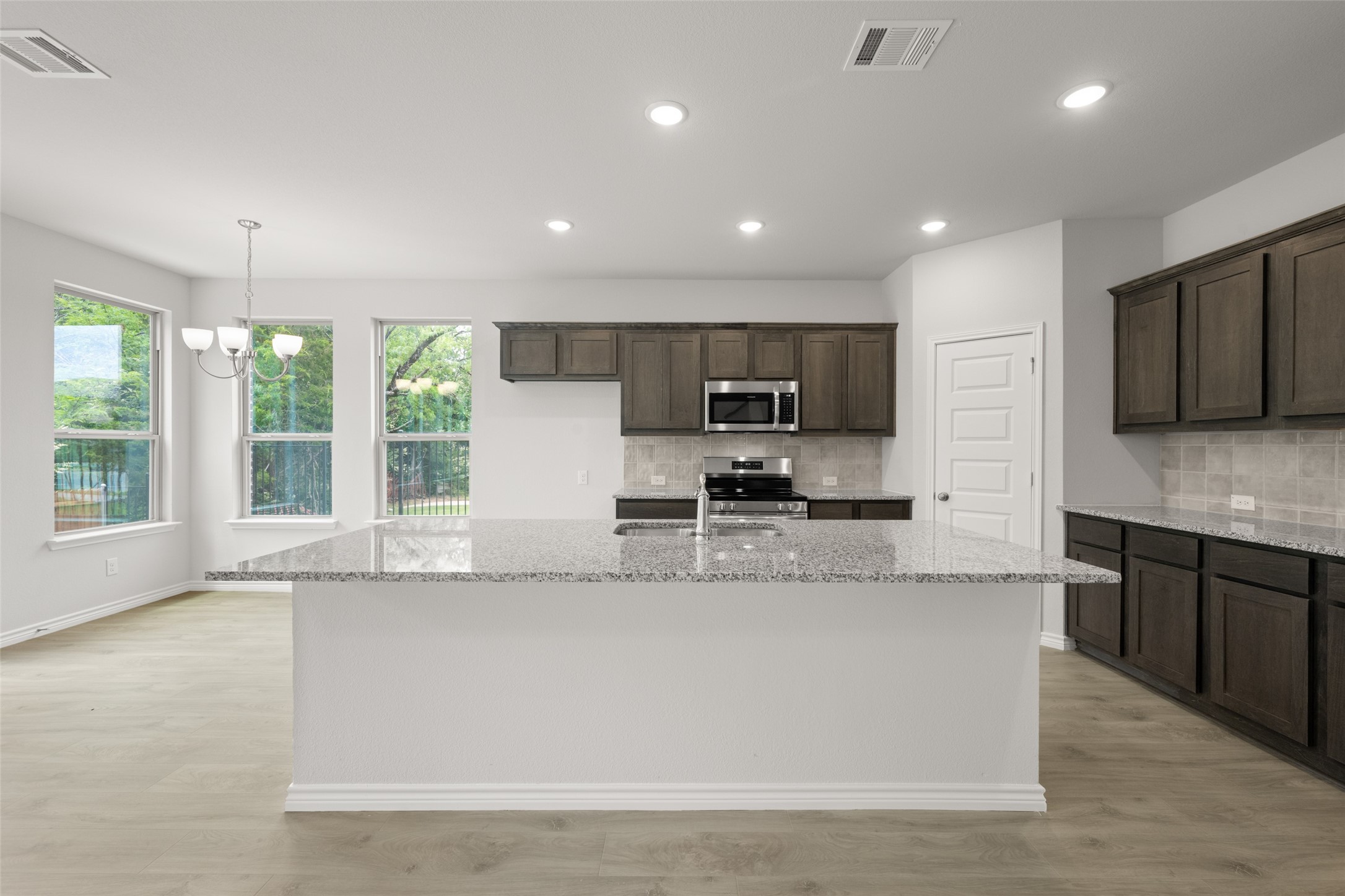 400-402 Trailhead Lane Denton TX 76205