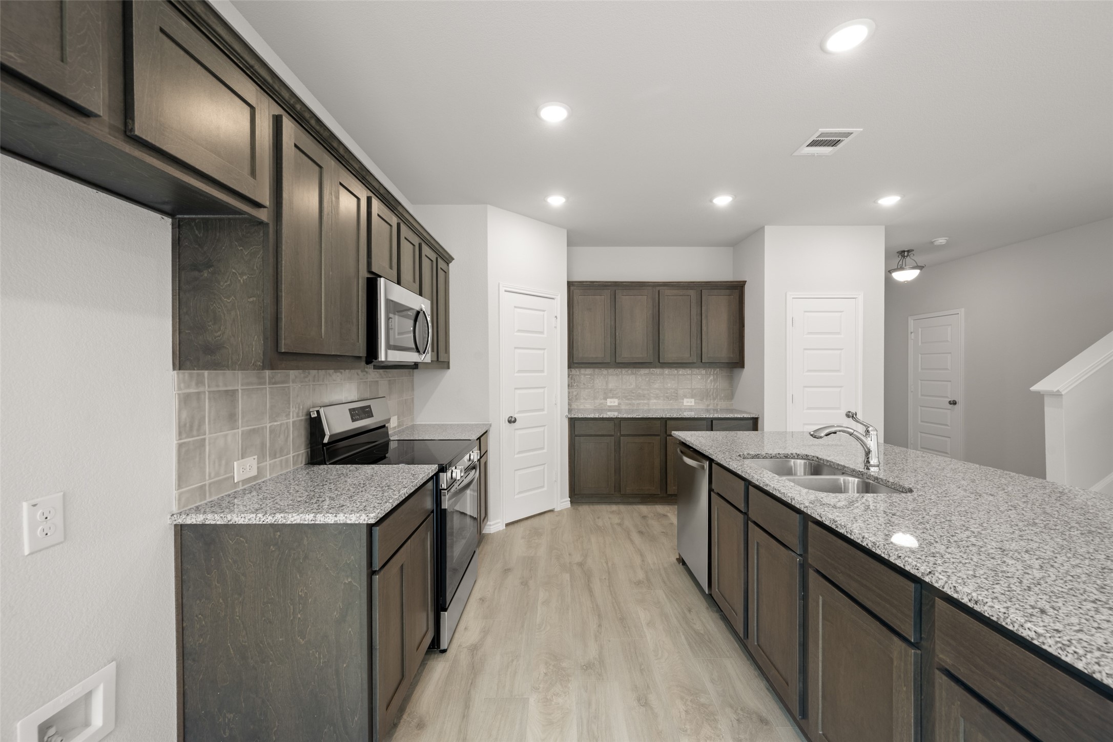 400-402 Trailhead Lane Denton TX 76205