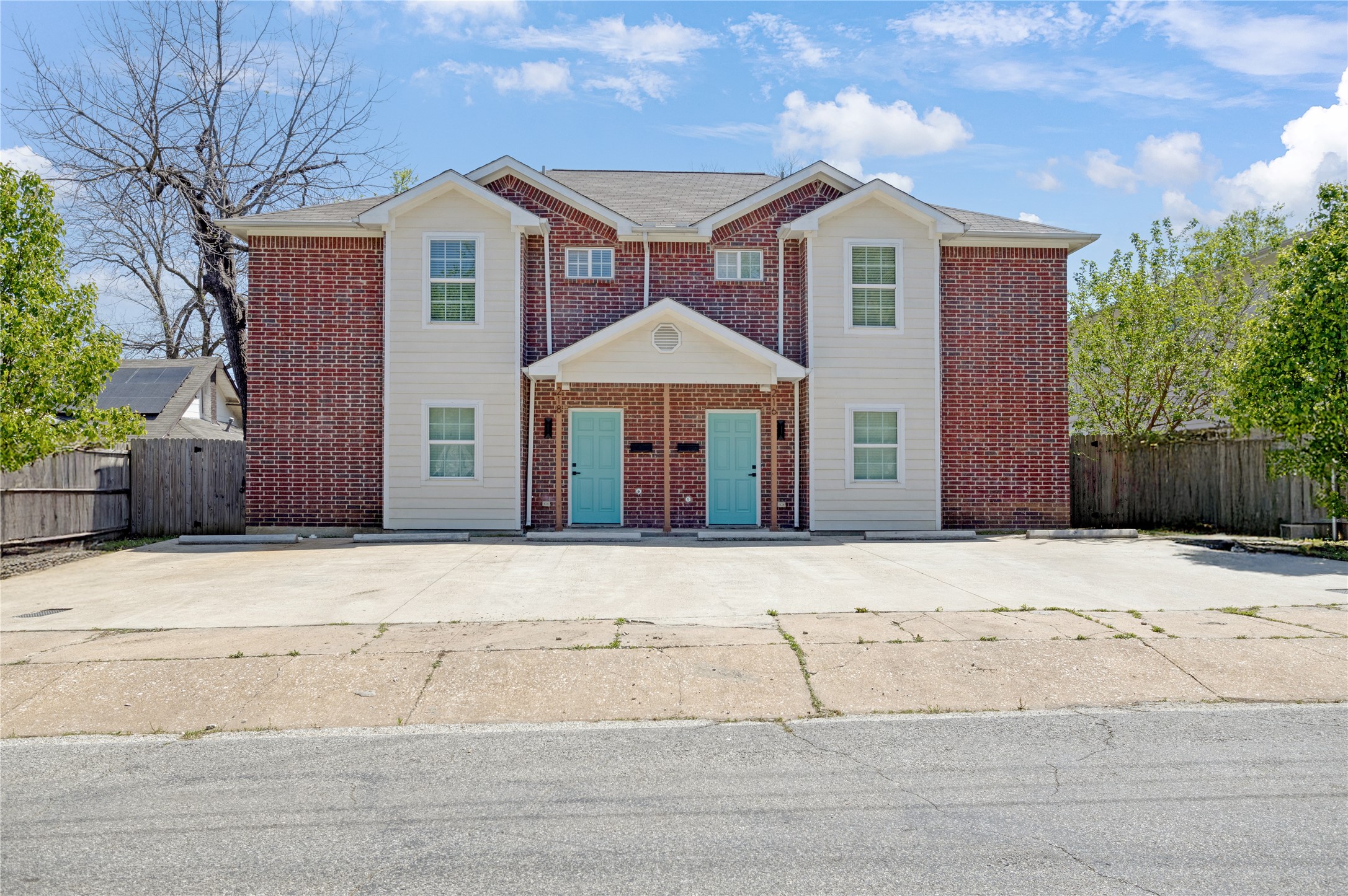 216 & 218 E Cherry Street Sherman TX 75090
