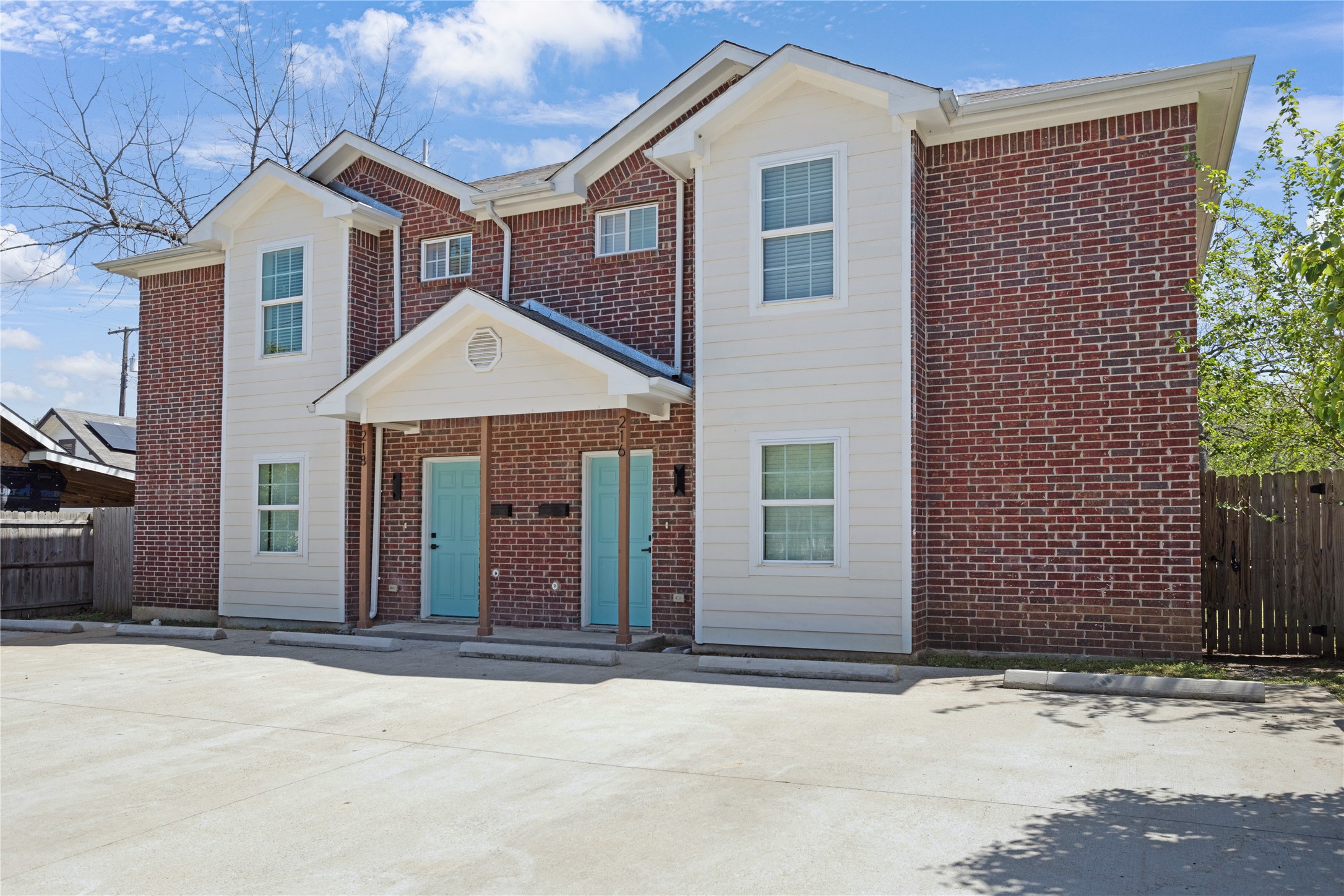 216 & 218 E Cherry Street Sherman TX 75090