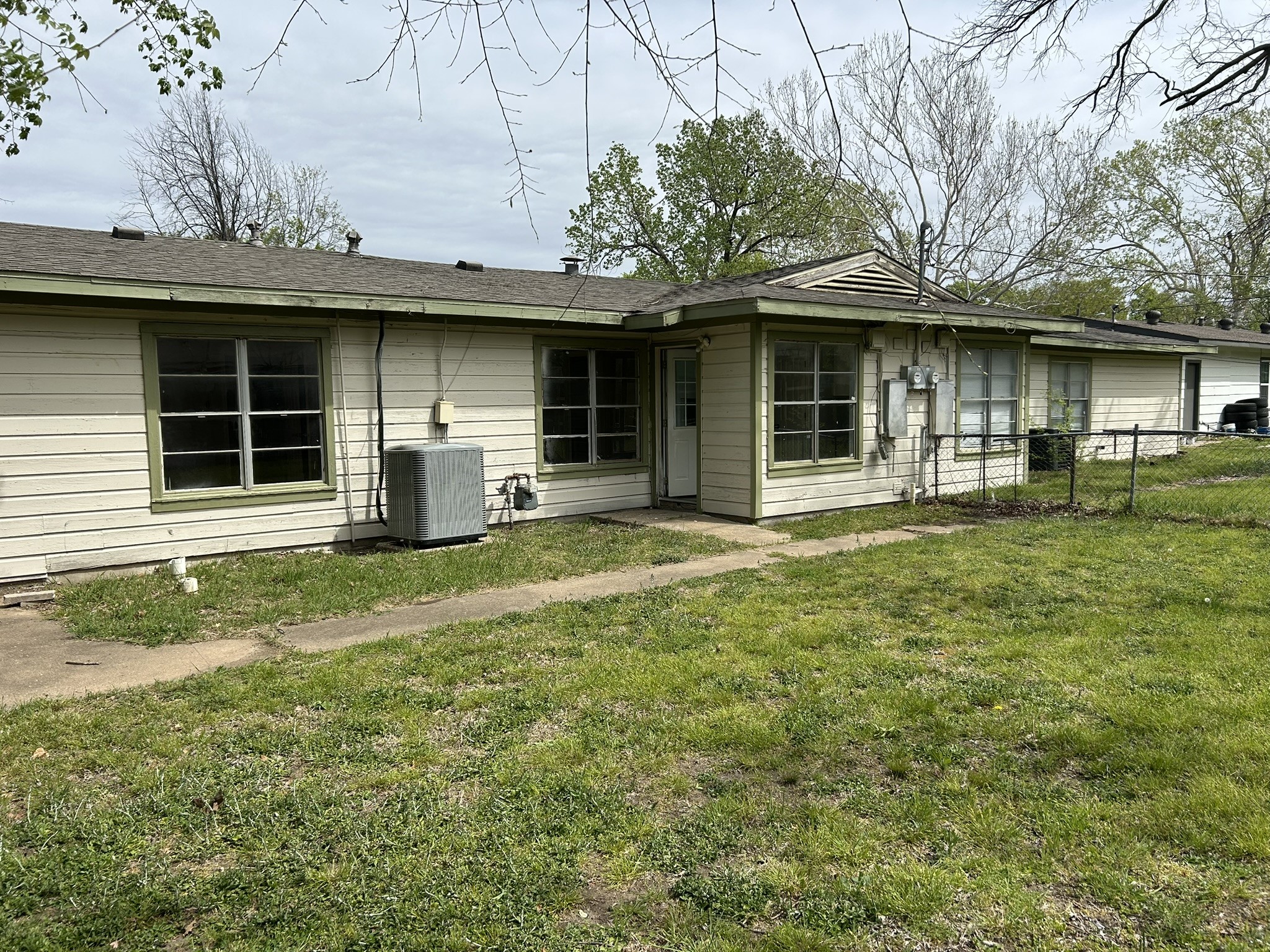 121 Vandenburg Drive Denison TX 75020
