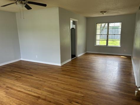 121 Vandenburg Drive Denison TX 75020